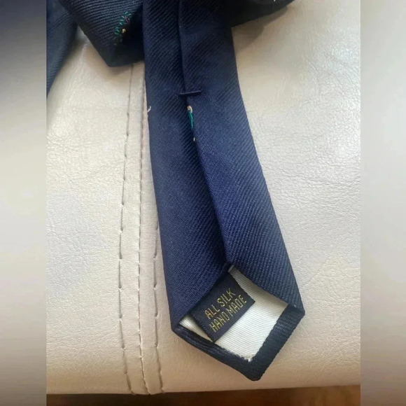 Ben Silver All Silk Handmade Pure English Silk Navy Blue Tie - Picture 5 of 6
